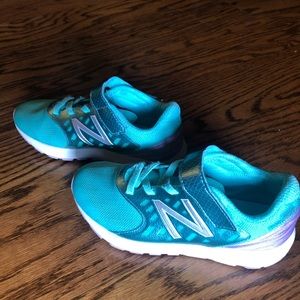Girls New Balance Tennis Shoes